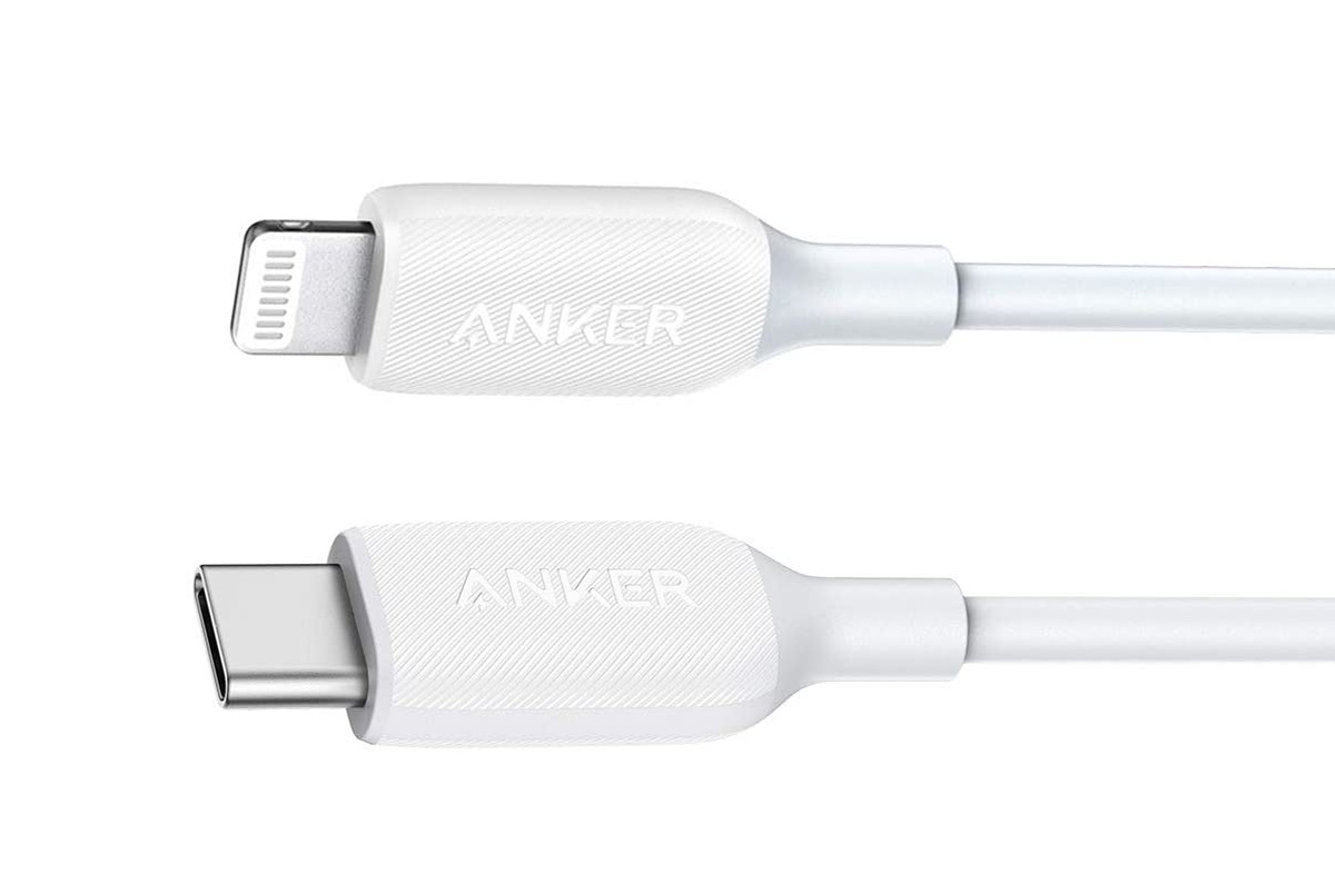 シンプルな見た目に、超高耐久25,000回の試験クリア Anker PowerLine III USB-C & ライトニング ケーブル 